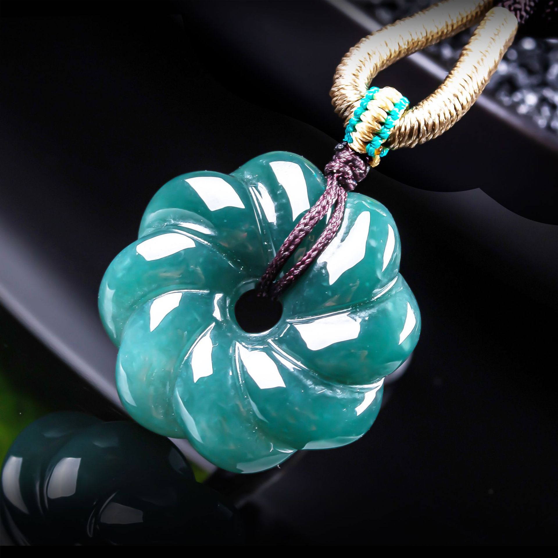 Women Fashion Hub - Natural Burmese Jadeite Flower Pendant Necklace